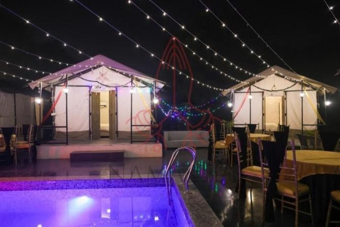 Luxury Farmhouse In Chhatarpur With Pool New Delhi Ngoại thất bức ảnh