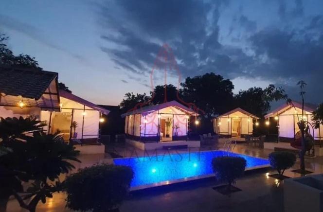 Luxury Farmhouse In Chhatarpur With Pool New Delhi Ngoại thất bức ảnh