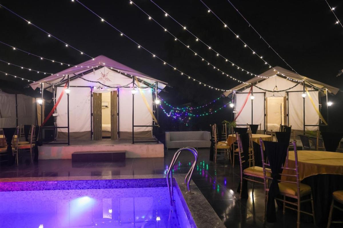 Luxury Farmhouse In Chhatarpur With Pool New Delhi Ngoại thất bức ảnh